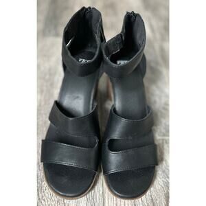 Women Frye and Co Kylie Black Sandal Size 9